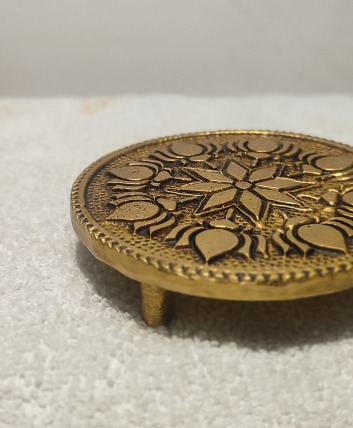 BRASS ROUND CHOWKI 10