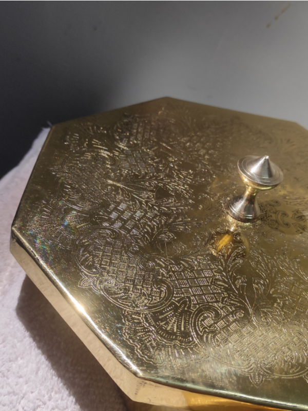 ENGRAVED OCTAGONAL MASALA DABBA(4) ENGRAVED OCTAGONAL MASALA DABBA