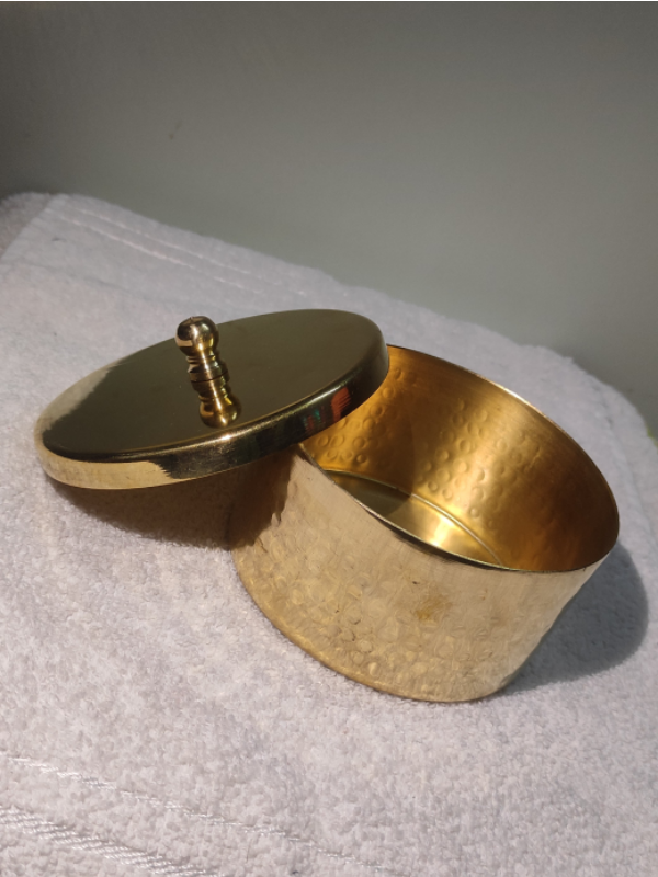 ROUND HAMMERED BOX WITH KNOB(2) ROUND HAMMERED BOX WITH KNOB
